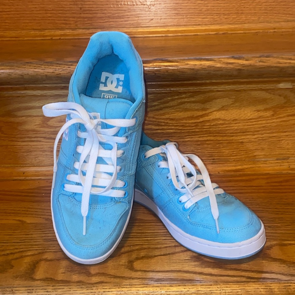 Brand New DC United Low Top Skate Shoes Baby Blue Sneakers - Size 9W